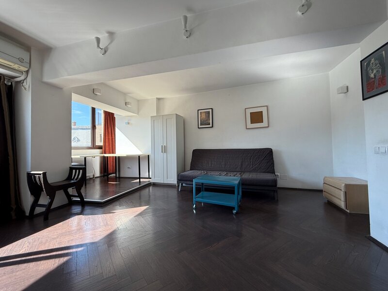 Jean Louis Calderon, Gradina Icoanei, Magheru, cat-friendly