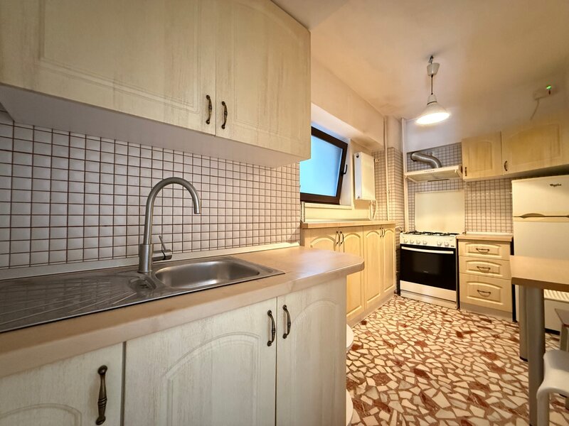 Jean Louis Calderon, Gradina Icoanei, Magheru, cat-friendly