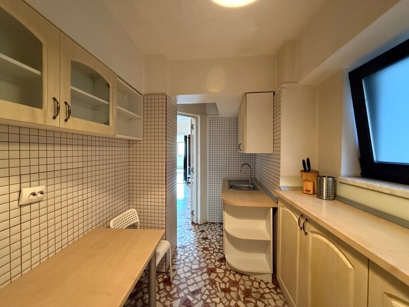 Jean Louis Calderon, Gradina Icoanei, Magheru, cat-friendly